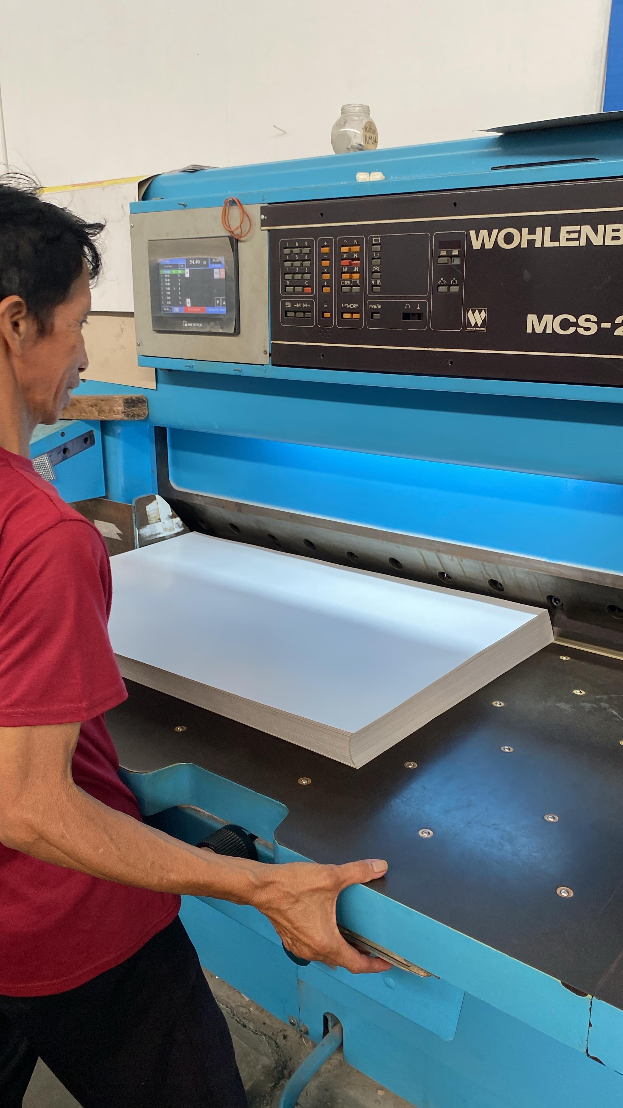 Mesin potong kertas Wohlenberg
